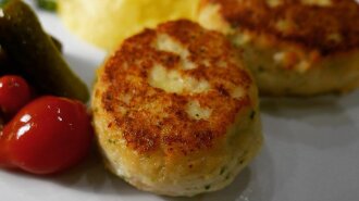 Вкусные рыбные котлеты из консервов: простой рецепт из самых доступных продуктов