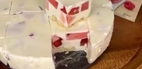 Торт "Битое стекло", кадр из видео