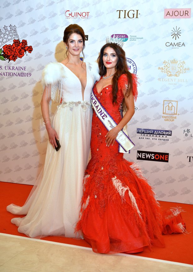 Невестка Поплавского Алина победила в конкурсе красоты Mrs. International-2019
