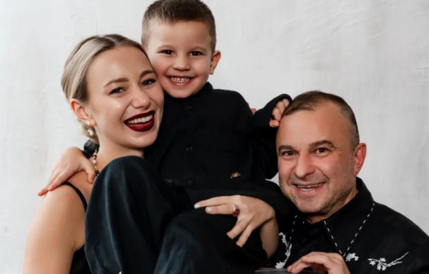 Катя Репяхова та Віктор Павлик з сином Михайлом, фото із соцмереж