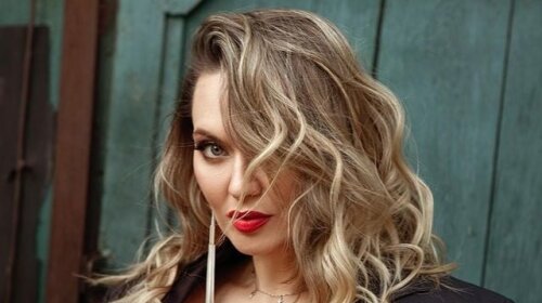 Жена продюсера "Квартал 95" взбудоражила украинцев откровенным нарядом: "Ого, какие дыньки"