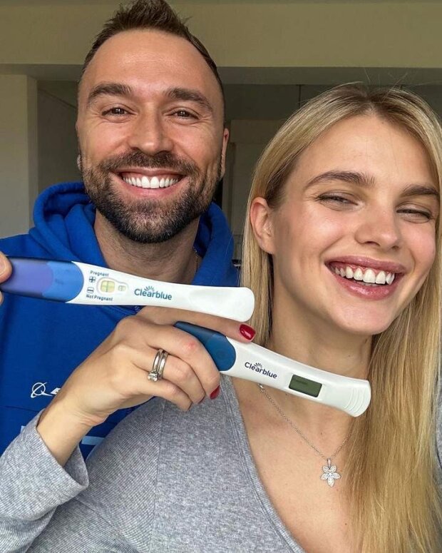 «Холостяк» Макс Михайлюк во второй раз станет отцом: первое фото с беременной женой