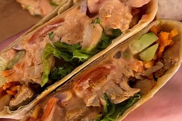 Шаурма, кадр з відео