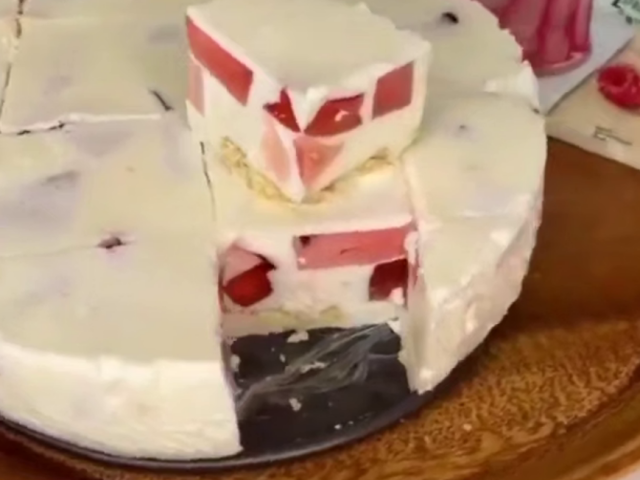 Торт "Бите скло", кадр з відео