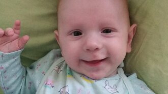 10-місячному Жені потрібна допомога: історія малюка, життя якого позбавлене звуків