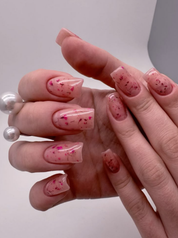 Квітковий мінікюр