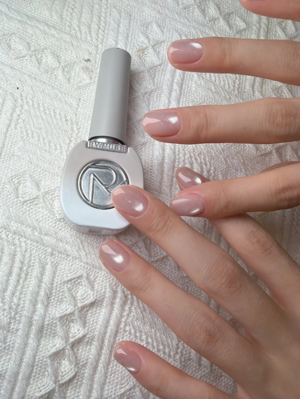 Трендовый маникюр и модные идеи стильных и красивых ногтей