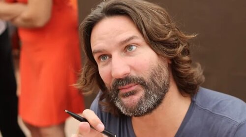 Фредерик Бегбедер поможет собрать деньги для защитников Николаева