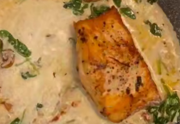 Лосось з в'яленими томатами, кадр з відео