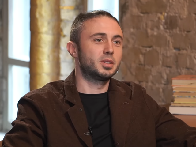 Тарас Тополя, кадр з інтерв'ю