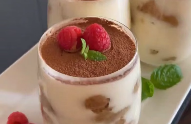 Тірамісу в стаканчиках, кадр з відео