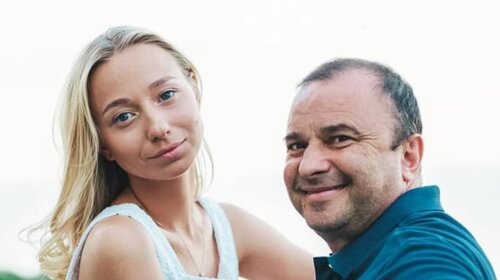 Виктор Павлик заинтриговал появлением с роскошной брюнеткой: Репяхова уже успела  обнародовать видео