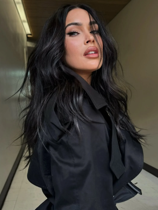 Меган Фокс показала новую модную женскую стрижку и стильную прическу