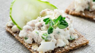 Самая вкусная новогодняя закуска за 15 мину: намазка из копченой скумбрии для бутербродов