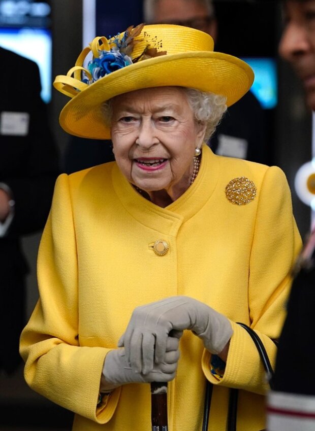 Елизавета II выбрала особенный наряд для публичного выхода