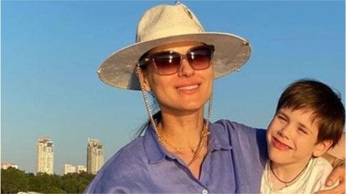 Сонце, море і рожевий фламінго: Маша Єфросиніна показала, як проводить відпустку з молодшим сином (ФОТО)