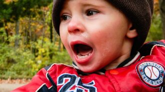 Що робити, якщо дитина травмувала губи або язик: шпаргалка від лікарів