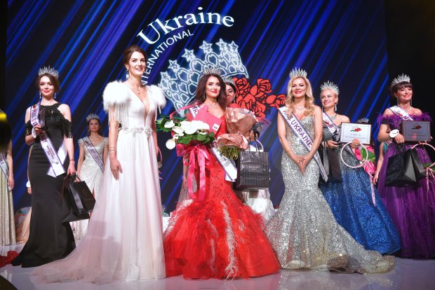 Невістка Поплавського Аліна перемогла в конкурсі краси Mrs. International-2019