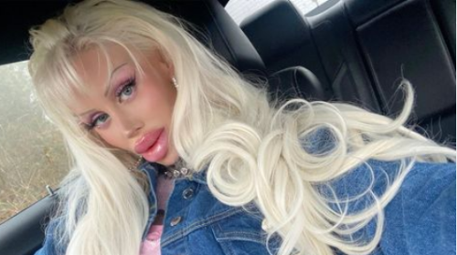 Из красотки в пошлую куклу: девушка изменилась до неузнаваемости ради необычной мечты