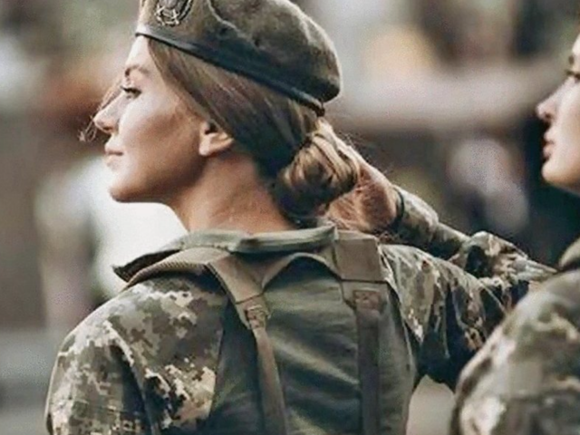 Мобілізація жінок, зображення з вільних джерел