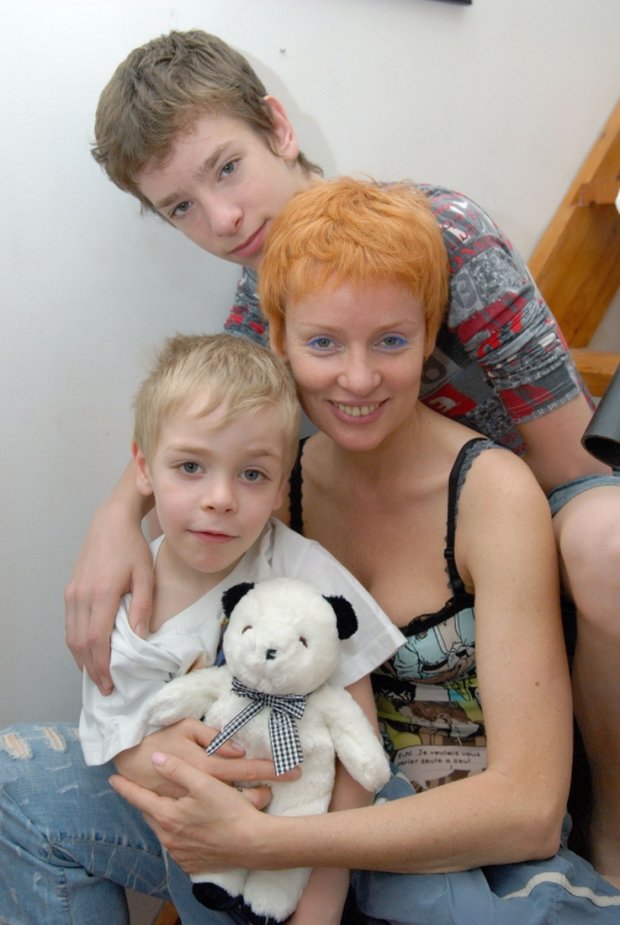 Жанна Эппле с сыновьями