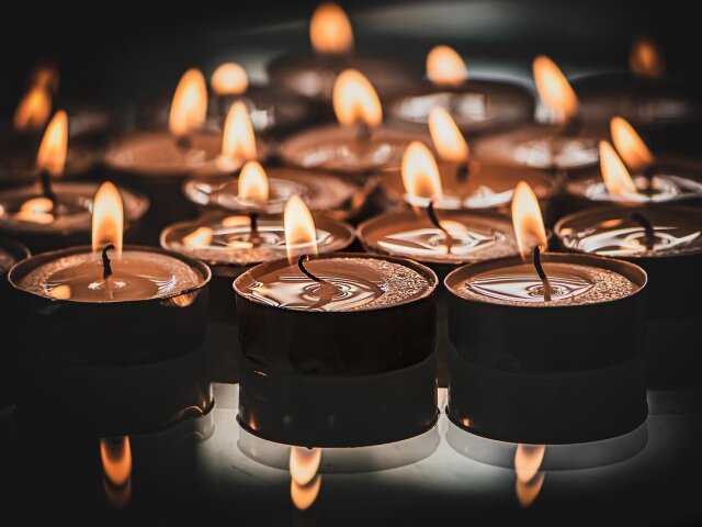 Свечи. Фото: Изображение Ri Butov с сайта Pixabay