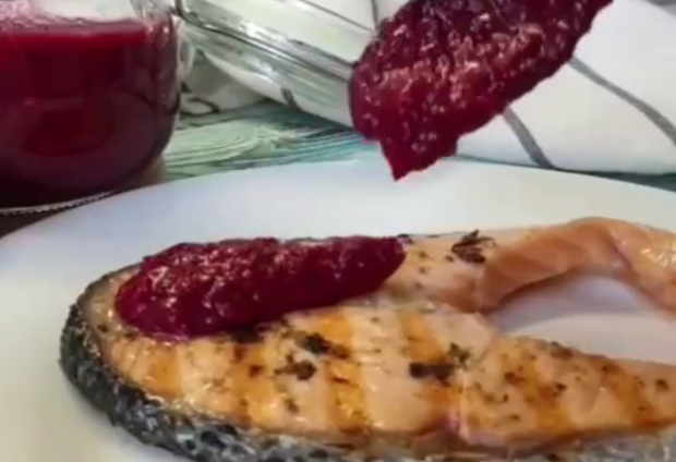 Сливовый соус, кадр из видео