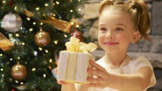 Что подарить дочке на Новый год 2020: идеи подарков для любого возраста