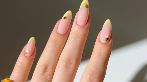 Манікюр, фото із соцмереж