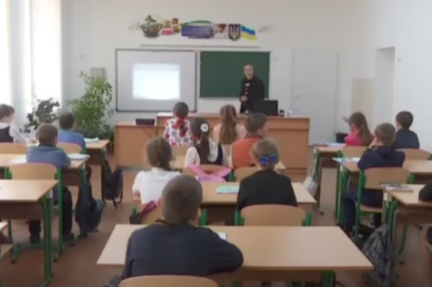 Школа. Фото: скриншот youtube.com