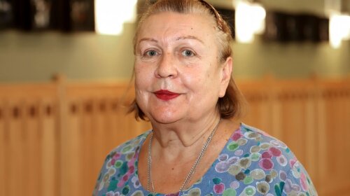 69-летняя Валюха из Сватов зашла в поезд в неадекватном состоянии - как страсть к горючему погубила карьеру Татьяны Кравченко