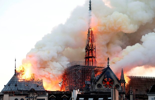почему сгорел нотр-дам, собор парижской богоматери, собчак, пожар в нотр-даме причина