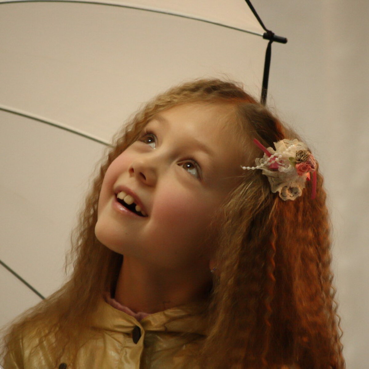 Лицо ее не больше пуговки. Лицо ее не больше пуговки. Пуговка из папиных дочек 2022. Лицо ее не больше пуговки. Катя старшова пуговка.