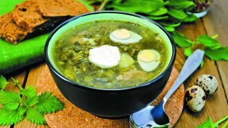 Soup of green sorrel nettle and with quaіl eggs