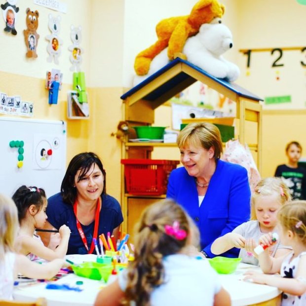 Скандалы с Ангелой Меркель: сексуальное фото из детсада