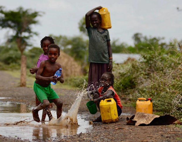 Як виживають діти в Африці без води