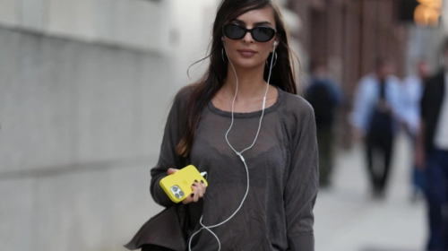 Дротові навушники, фото із соцмереж