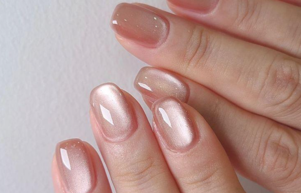 Трендовий манікюр, фото із соцмереж