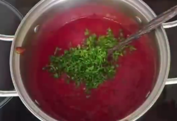 Сливовый соус, кадр из видео