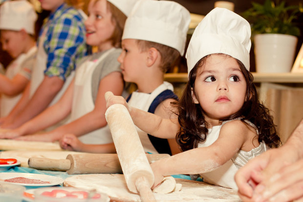 Чому кулінарні курси — відмінний вибір гуртка для дитини