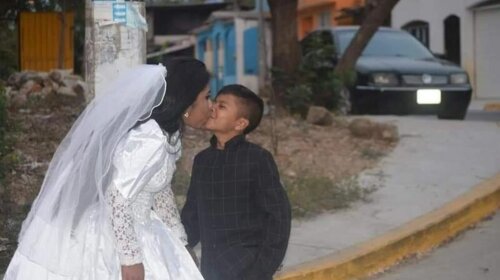 У Мексиці жінка побралася з маленьким хлопчиком, а потім всі ахнули, коли довідалися, хто він (ФОТО)