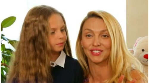 "Мамочка, не отдавай меня туда": Полякова решилась отправить младшую дочь учиться в Британию