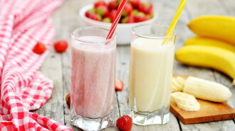 Обов'язково збережи собі: молочні коктейлі в домашніх умовах: з морозивом, фруктами, горіхами і печивом (ФОТО)