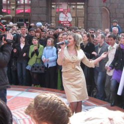 Караоке на Майдані, кадр з відео