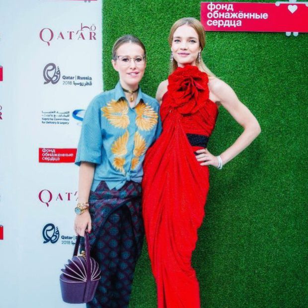 Ксения Собчак и Наталья Водянова на благотворительном вечере