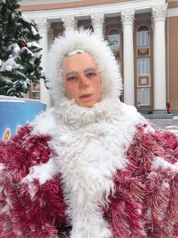 Дед Мороз из Новокуйбышевска удивил своим внешним видом