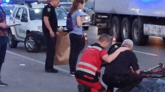 Разорвало голову о бордюрный камень: в Киеве врач на велосипеде погиб из-за пьяного пешехода