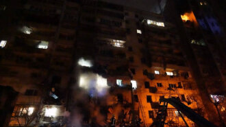 Осколки російської ракети потрапили в житловий будинок у Києві: є постраждалі