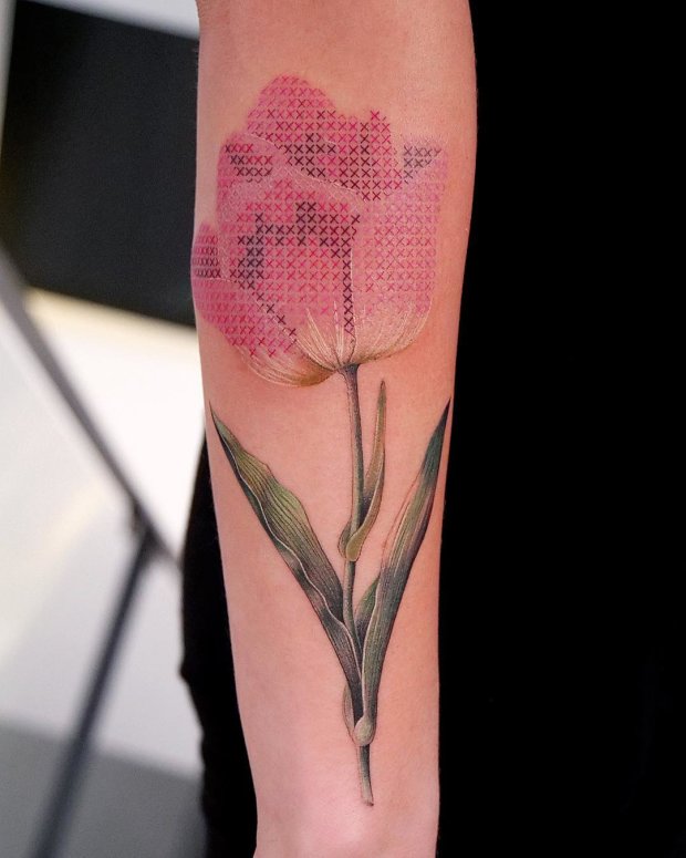 Татуювання у вигляді вишивки хрестиком
