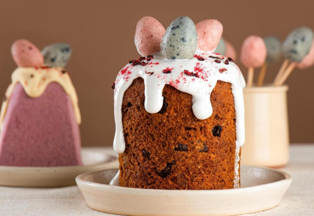 Малинова паска з меренгою, кадр з відео